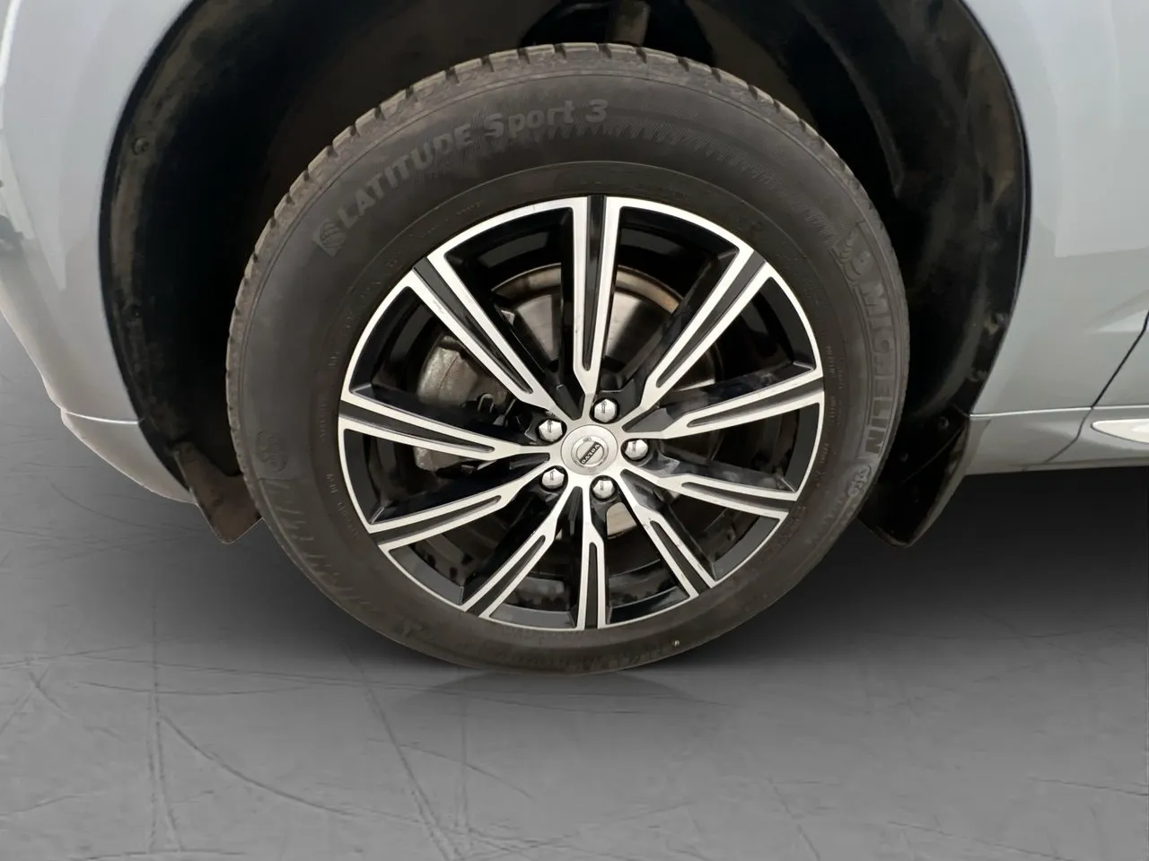 Vehicle image 30