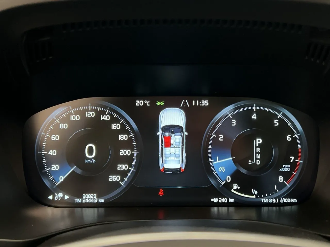 Vehicle image 18