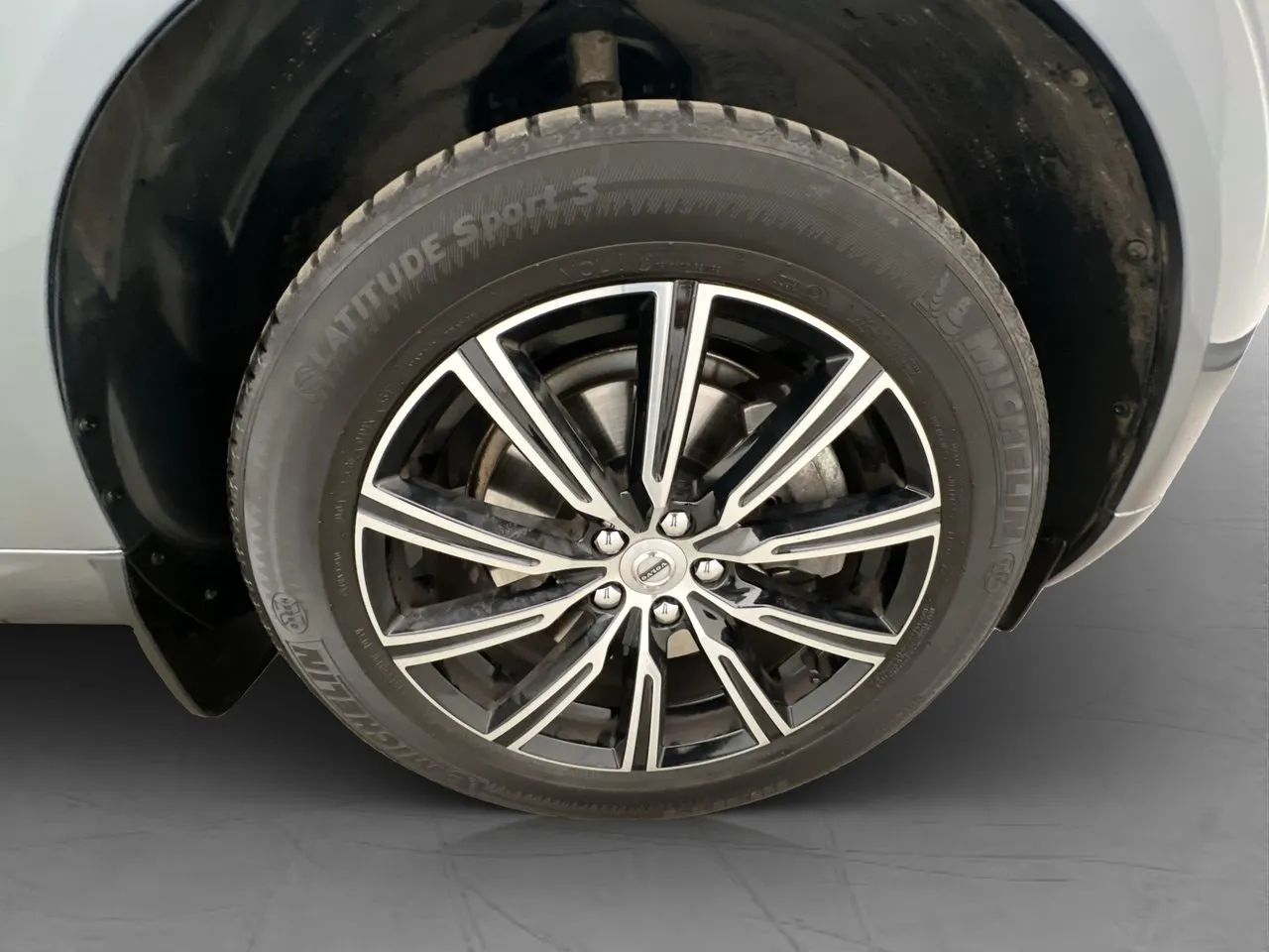 Vehicle image 33