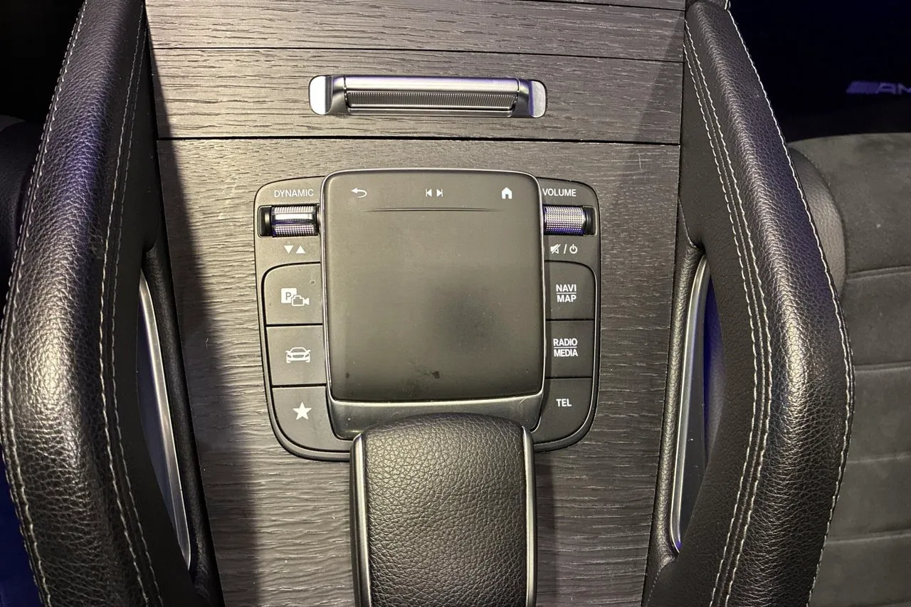 Vehicle image 21