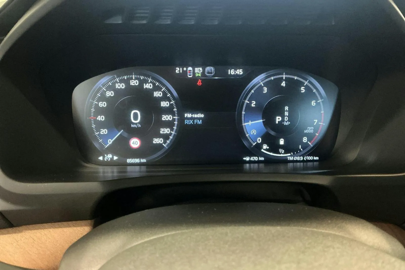 Vehicle image 9