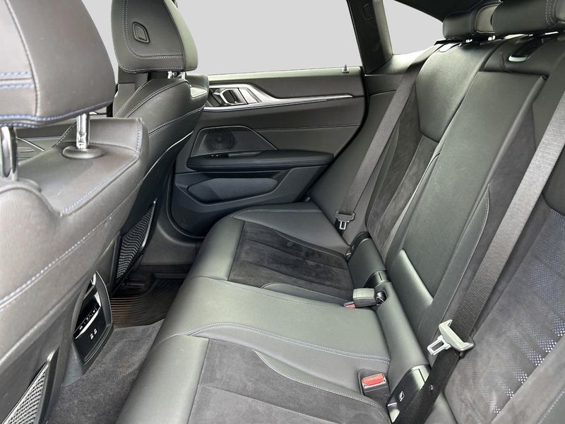 BMW i4 bild 14
