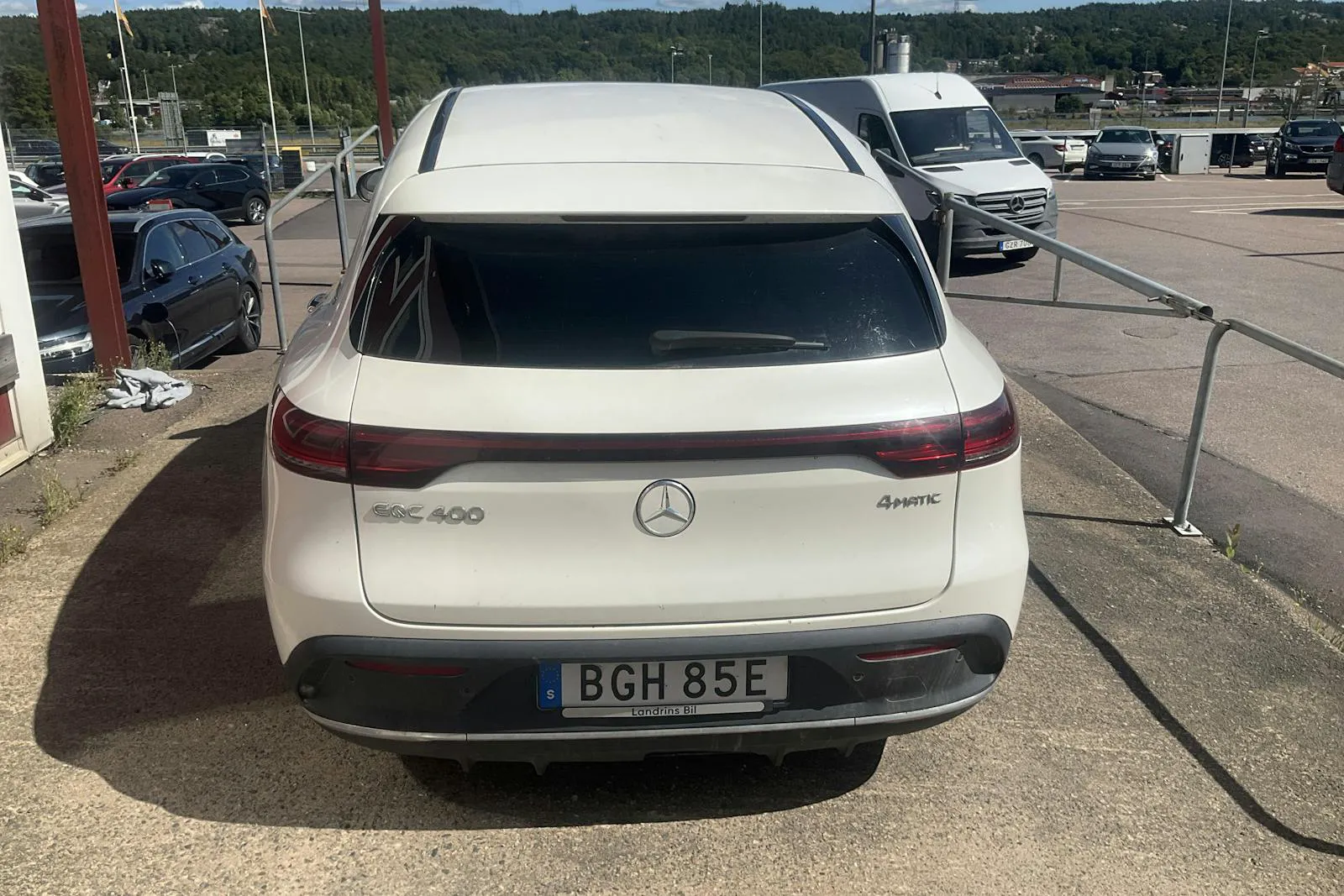 Vehicle image 5