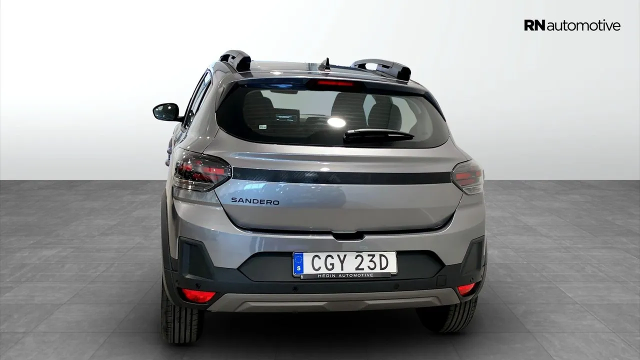 Vehicle image 6