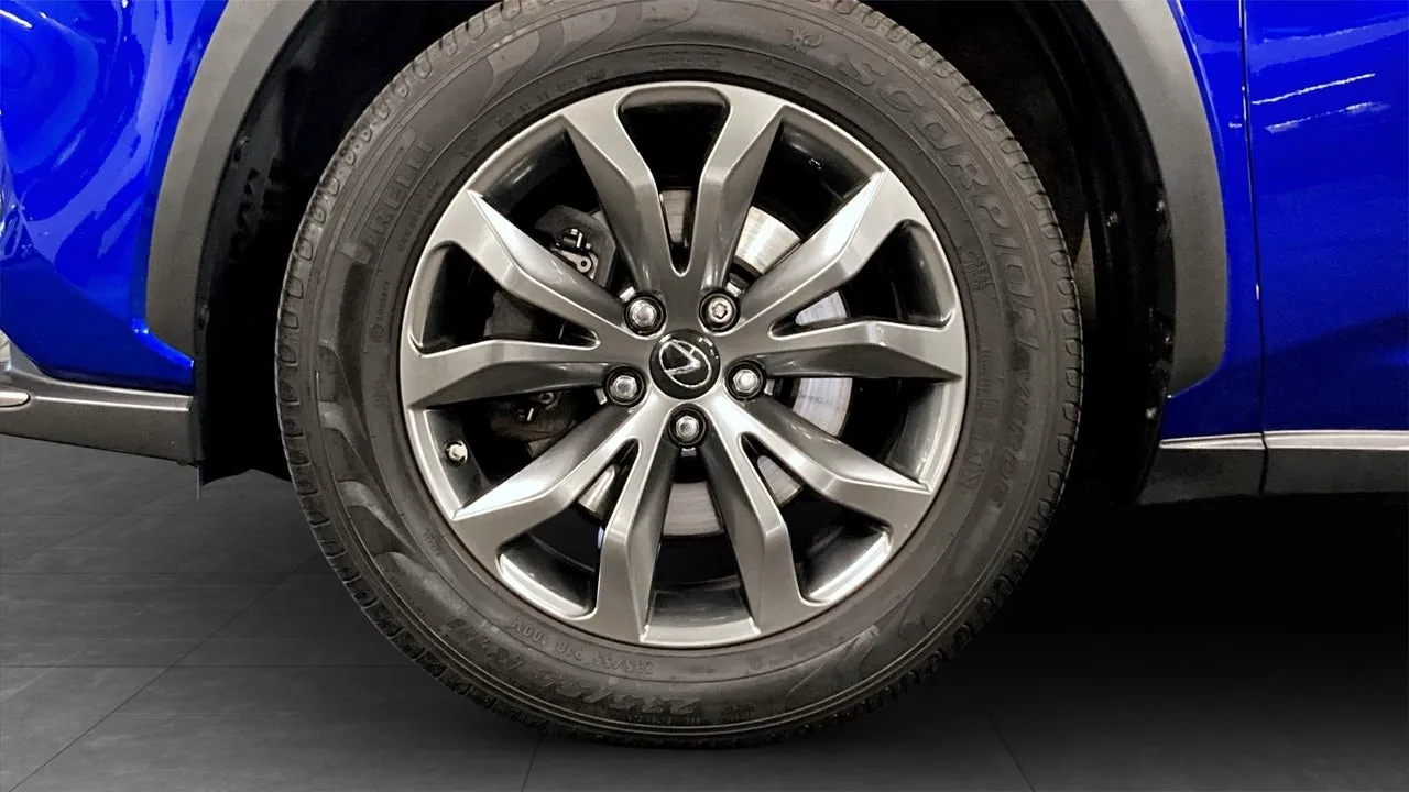 Vehicle image 8