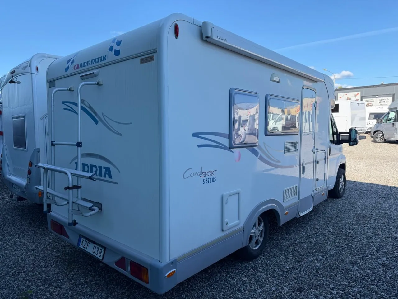 Vehicle image 1