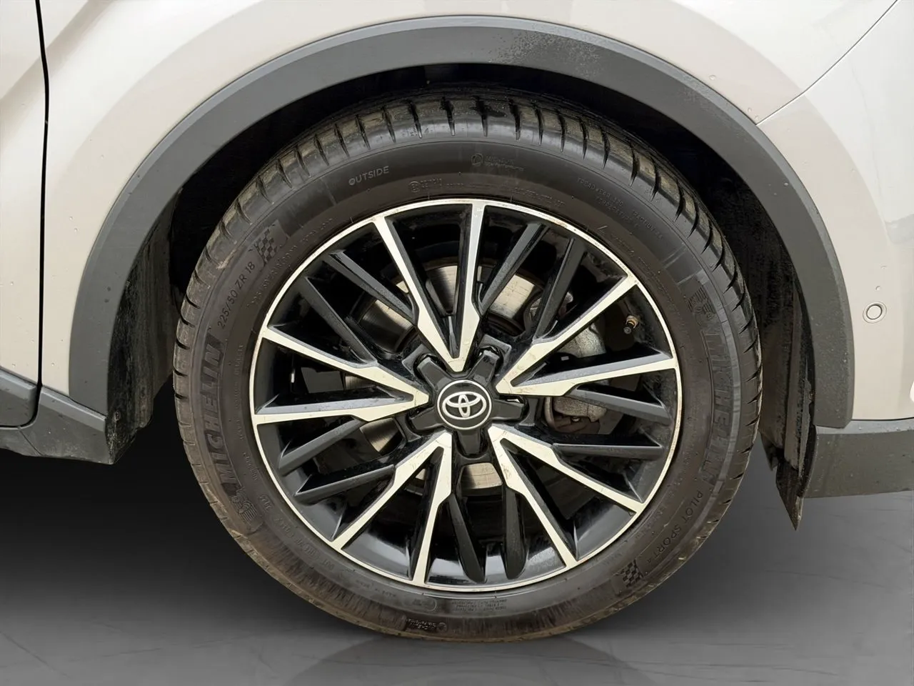 Vehicle image 30
