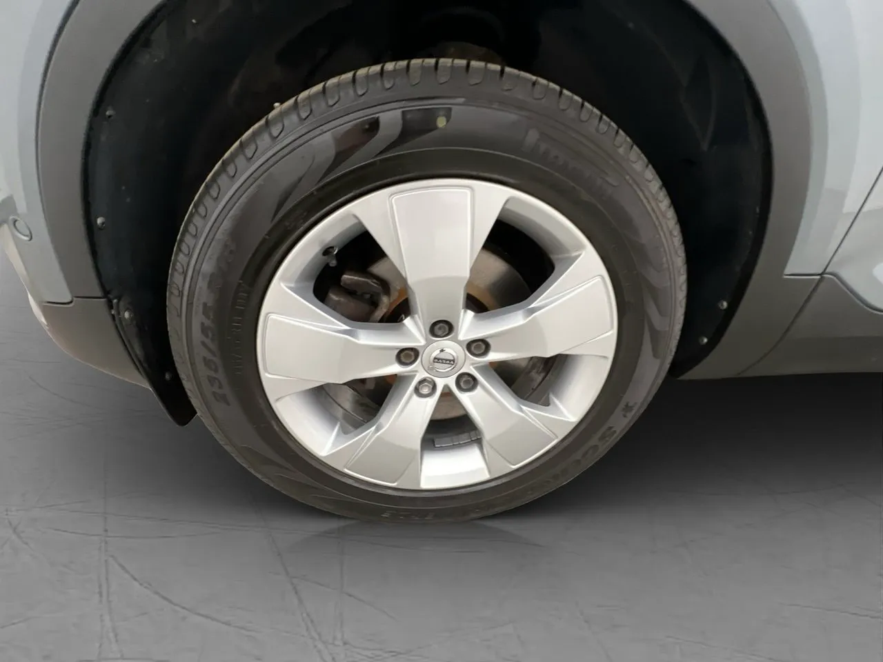 Vehicle image 35