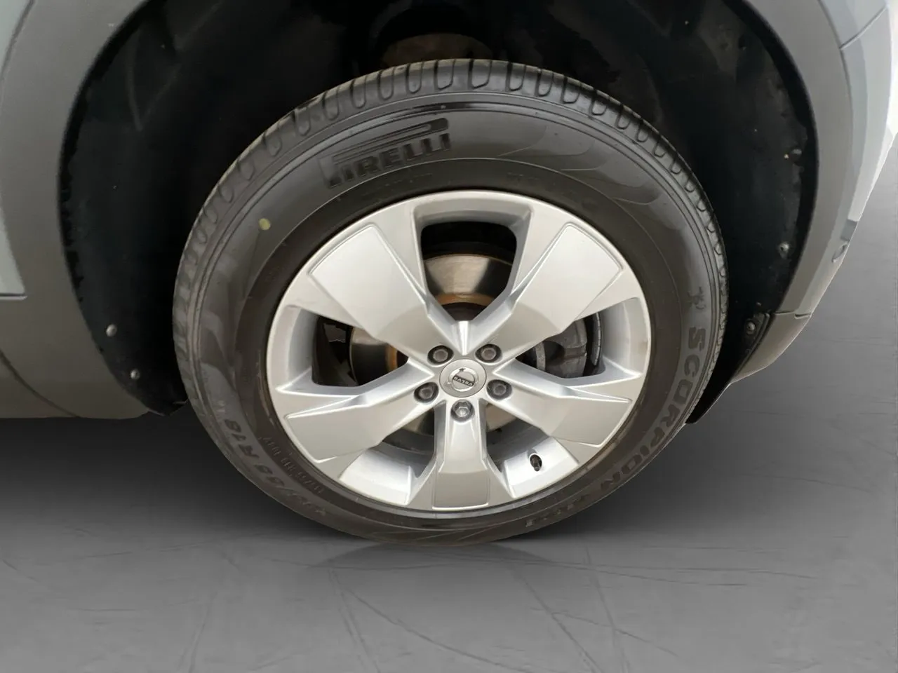 Vehicle image 37