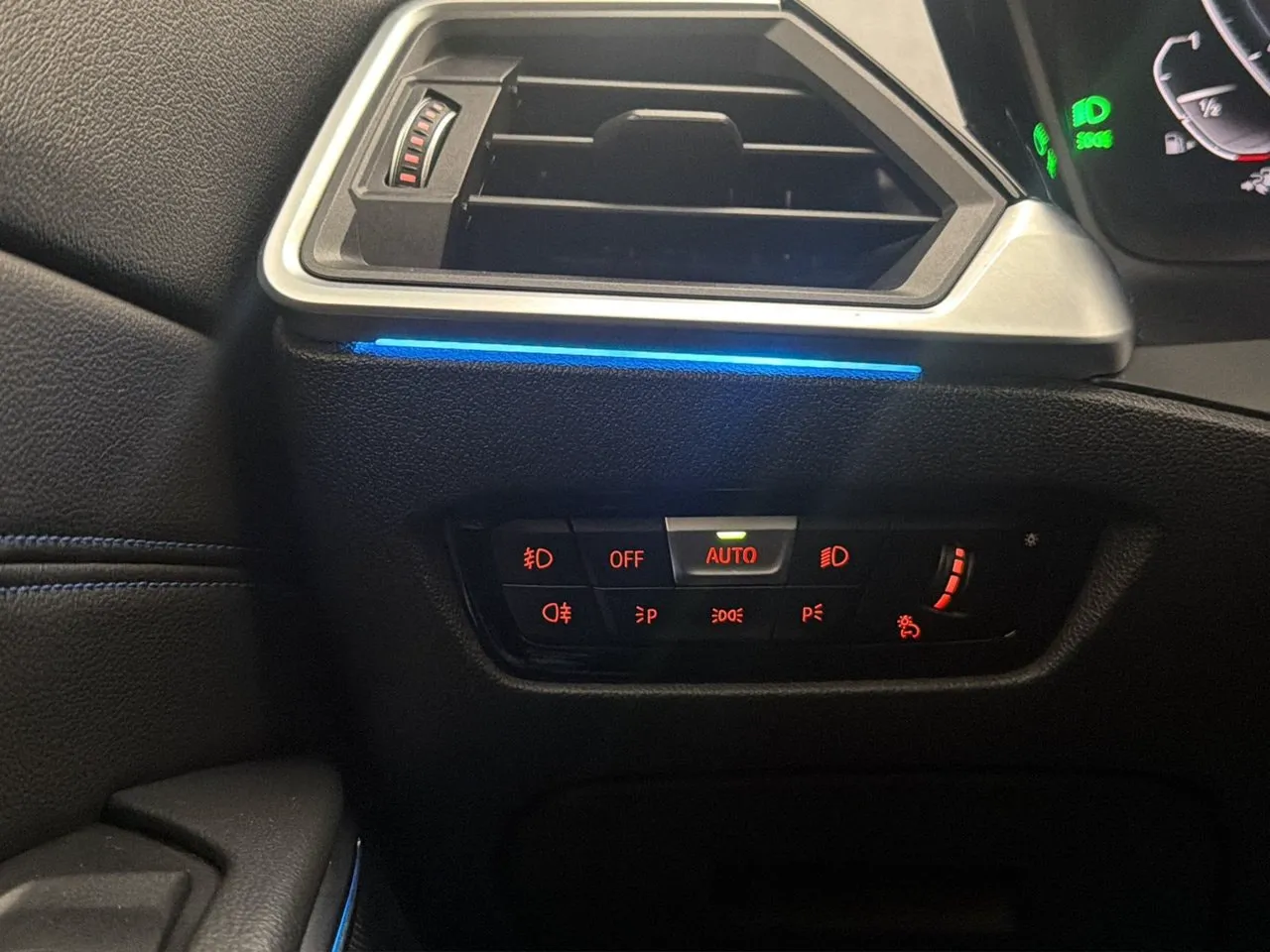 Vehicle image 29