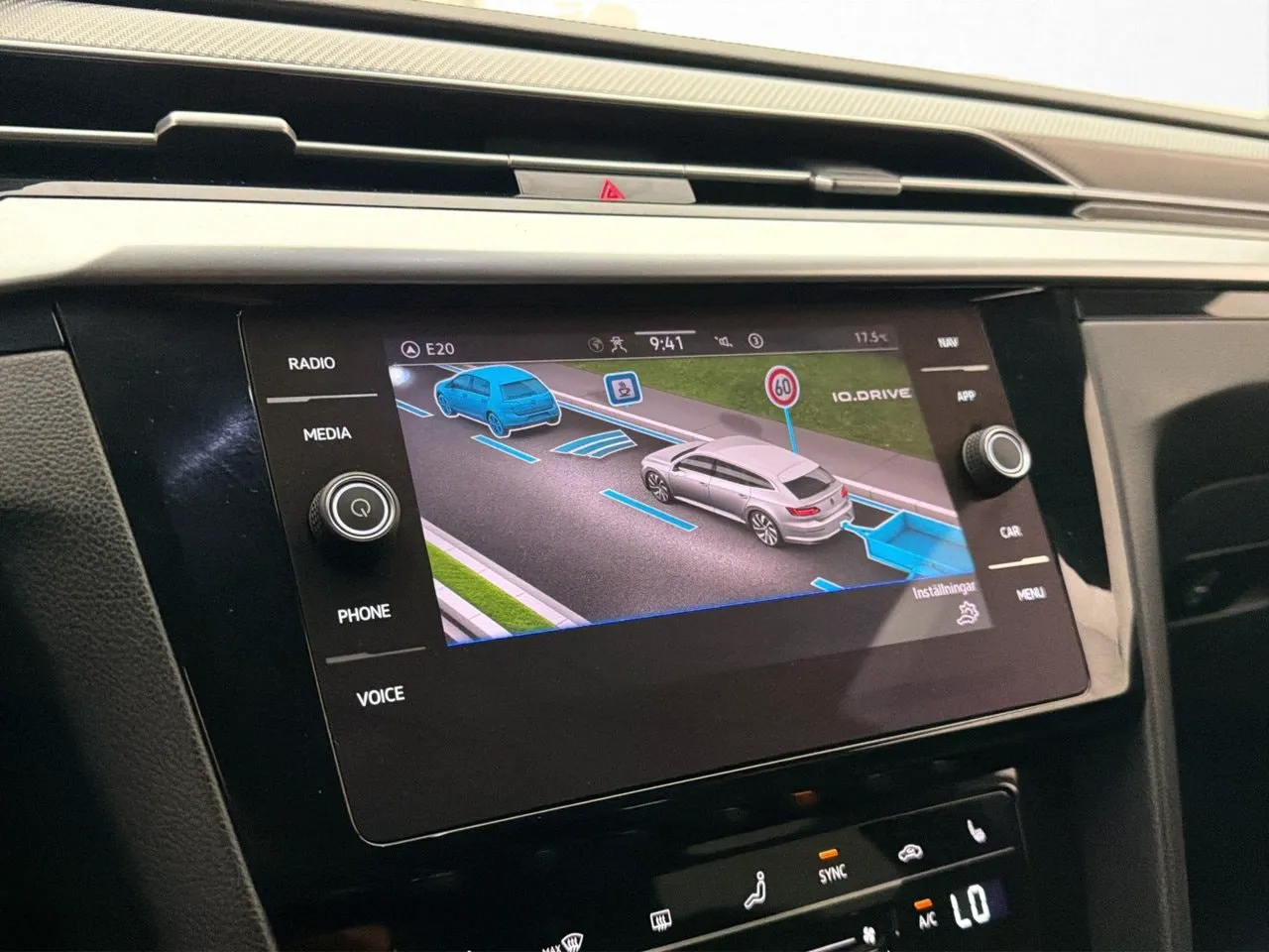 Vehicle image 21