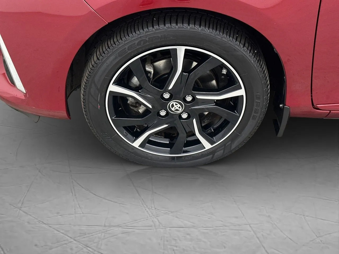 Vehicle image 18