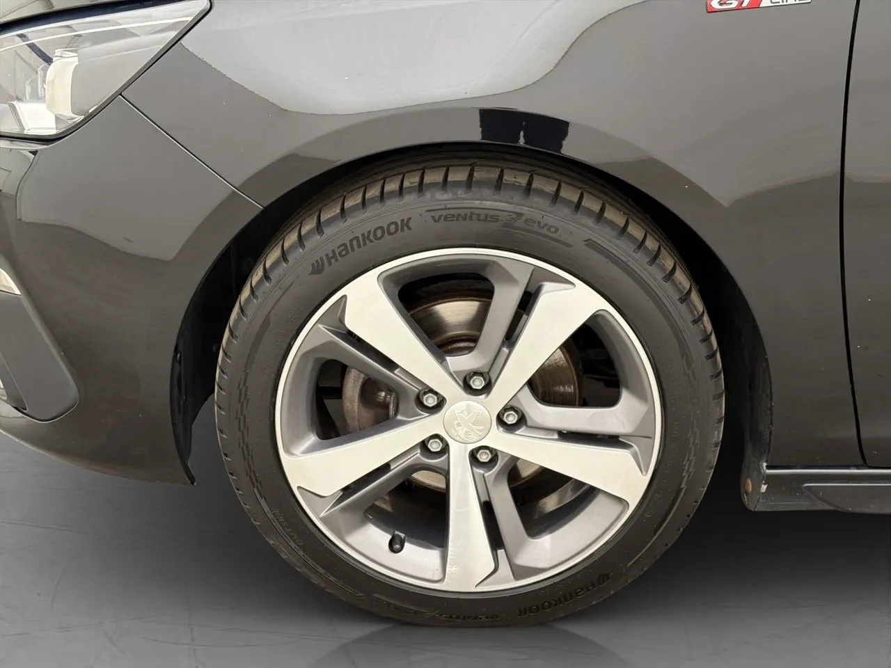 Vehicle image 22