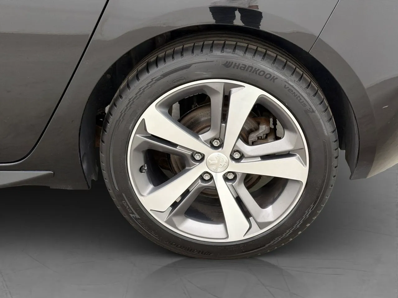 Vehicle image 23
