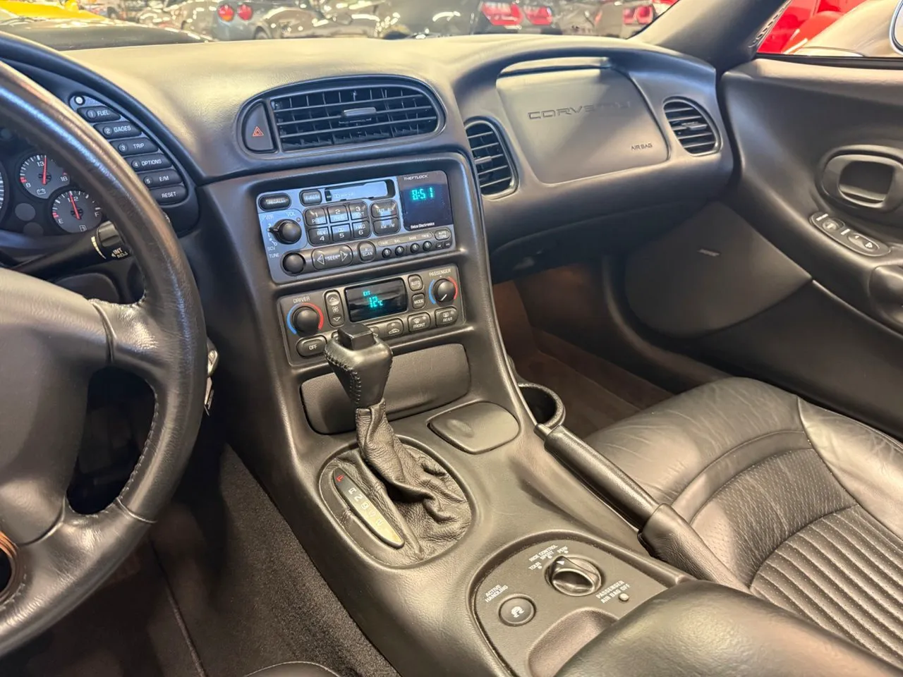 Vehicle image 32