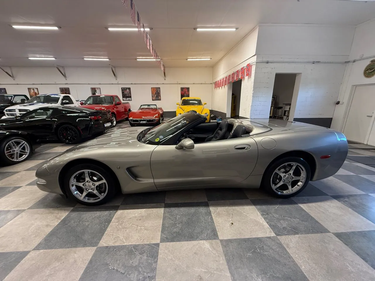 Vehicle image 7