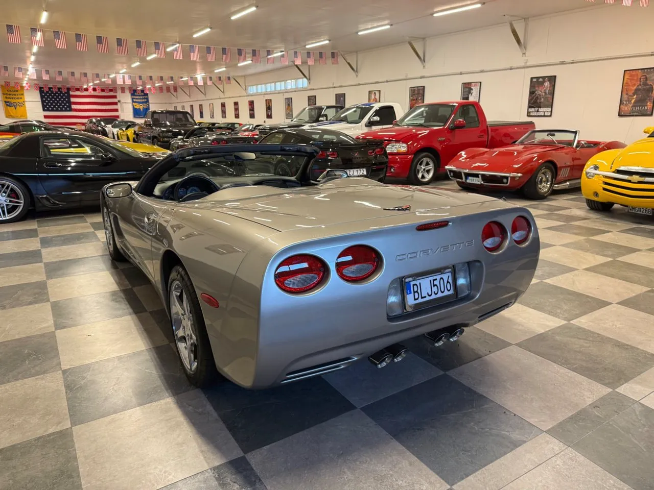 Vehicle image 9
