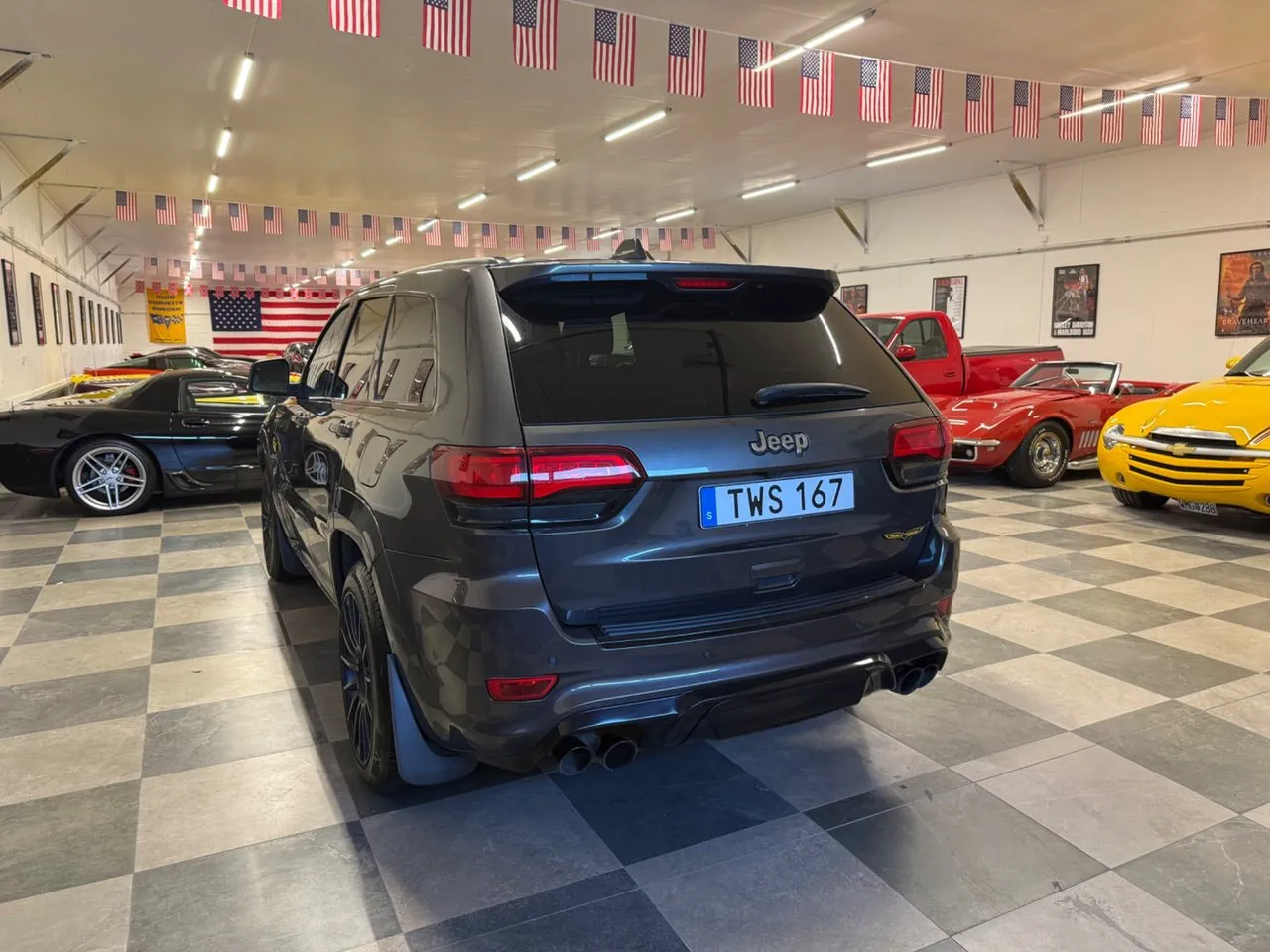 Vehicle image 9