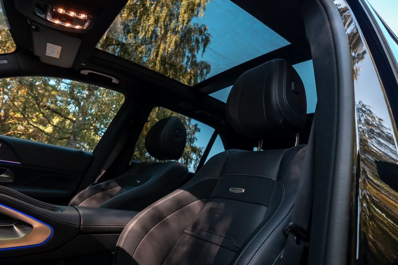 Vehicle image 32