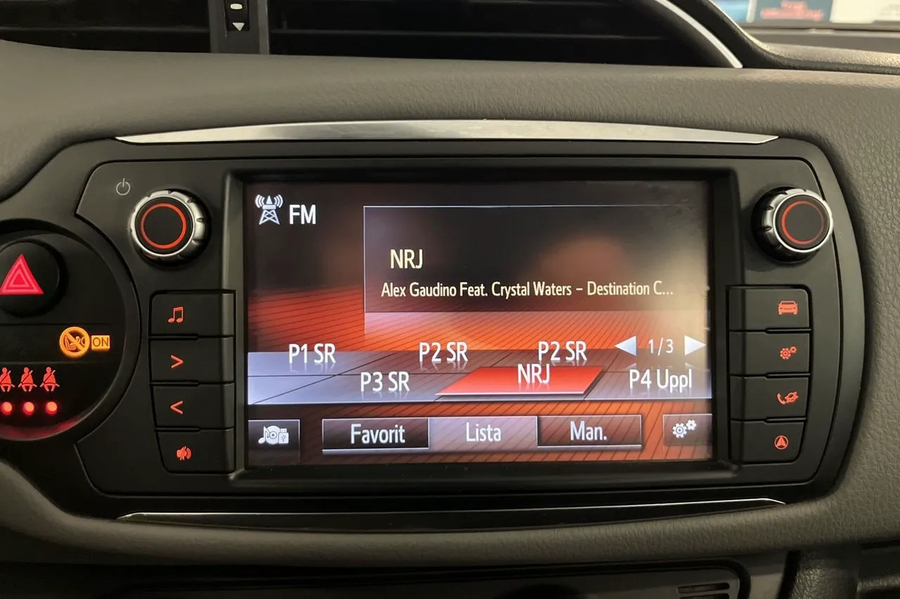 Vehicle image 16