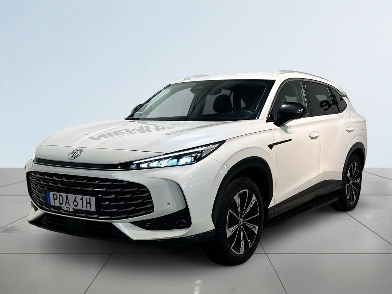 Vehicle image 15