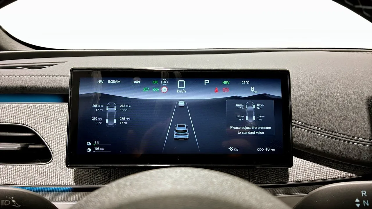 Vehicle image 13