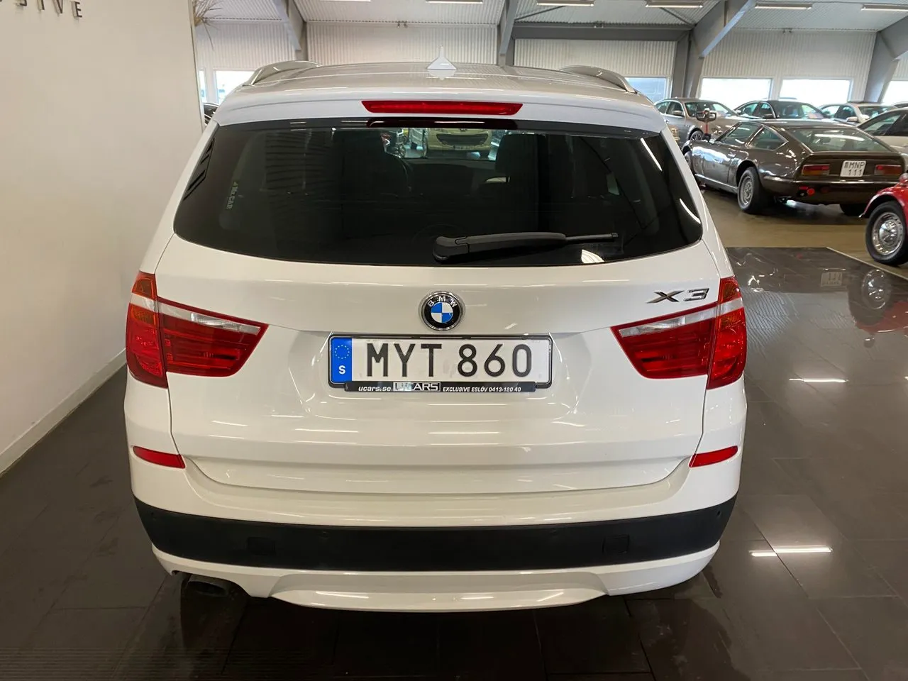 Vehicle image 5