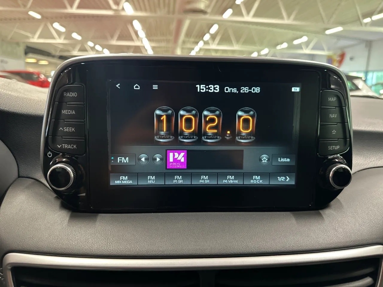 Vehicle image 16