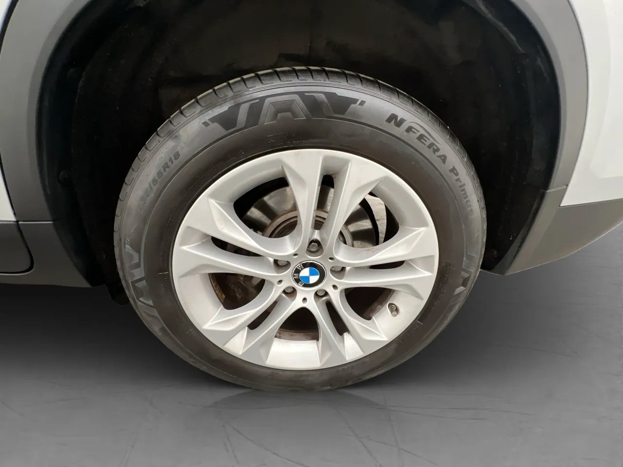 Vehicle image 30