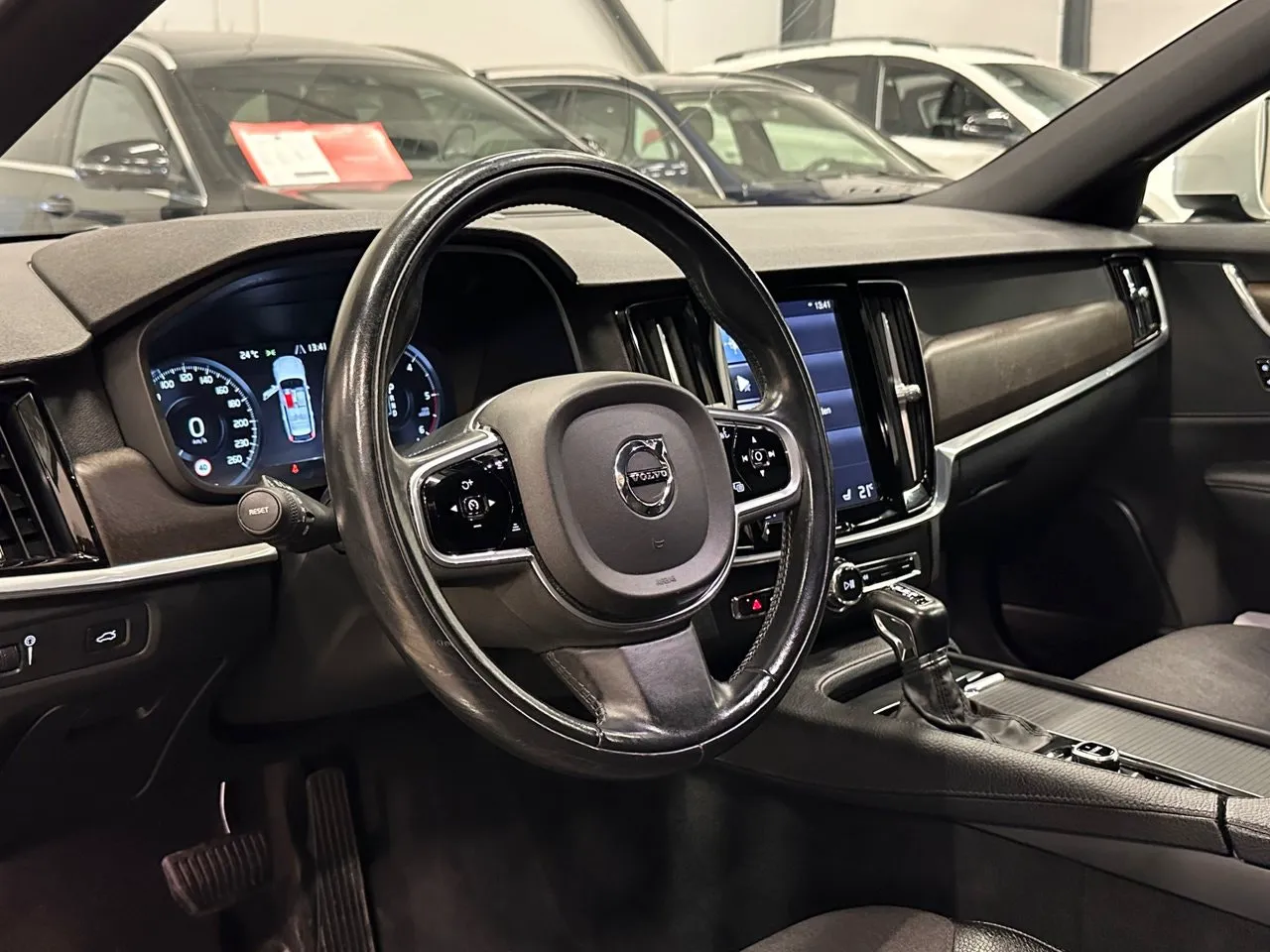 Vehicle image 30