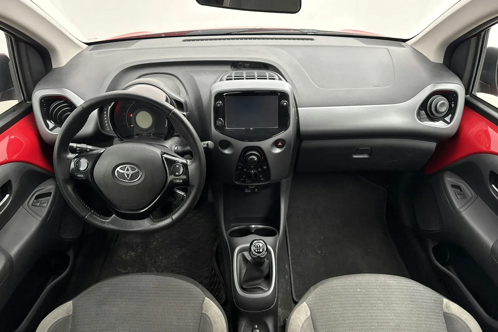 Vehicle image 5