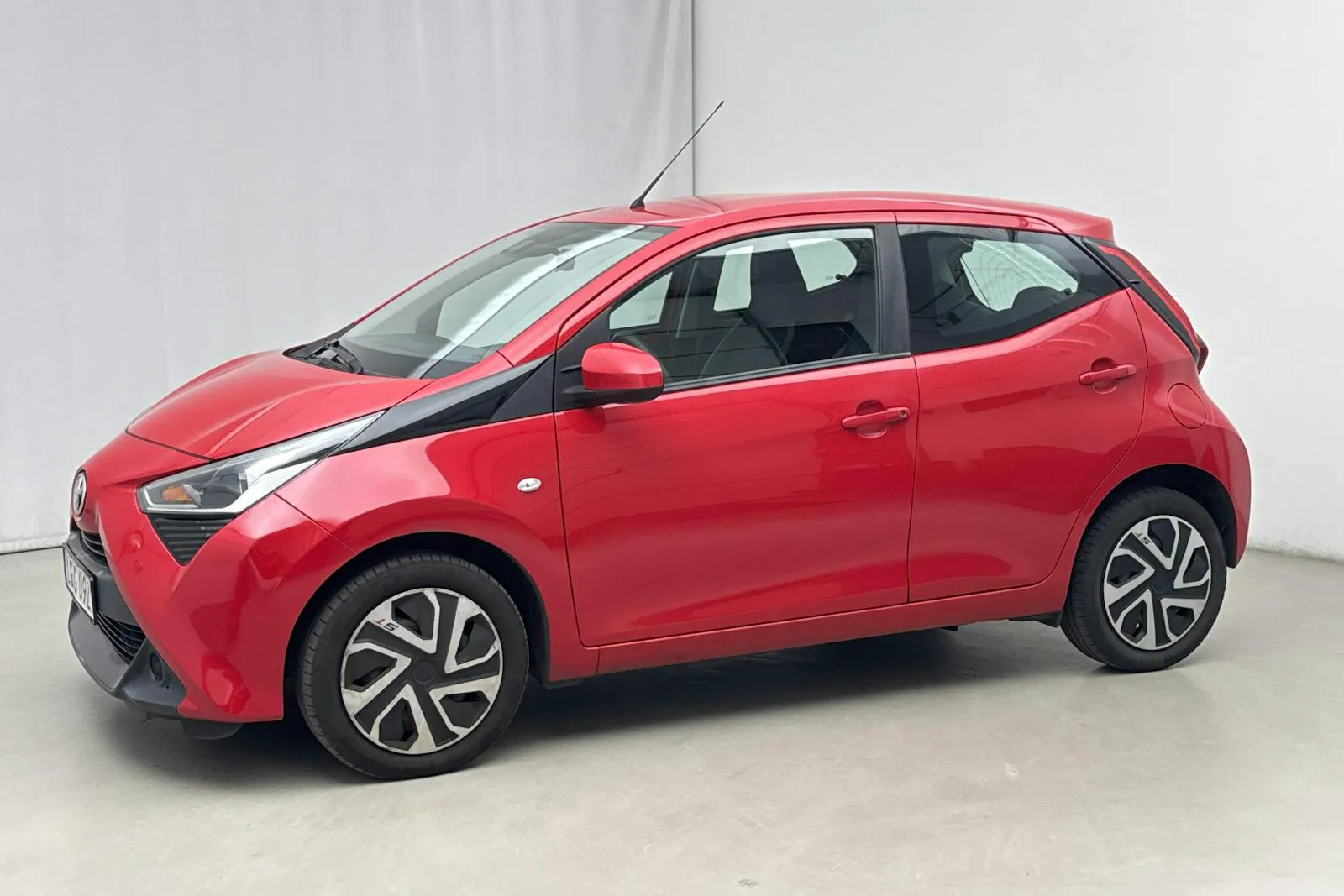 Vehicle image 1