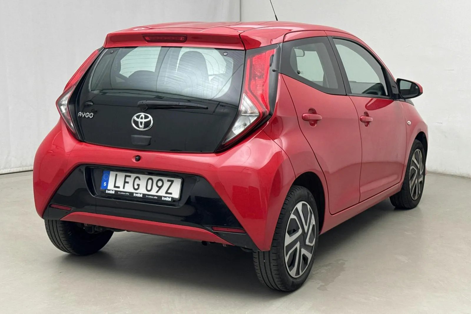 Vehicle image 2