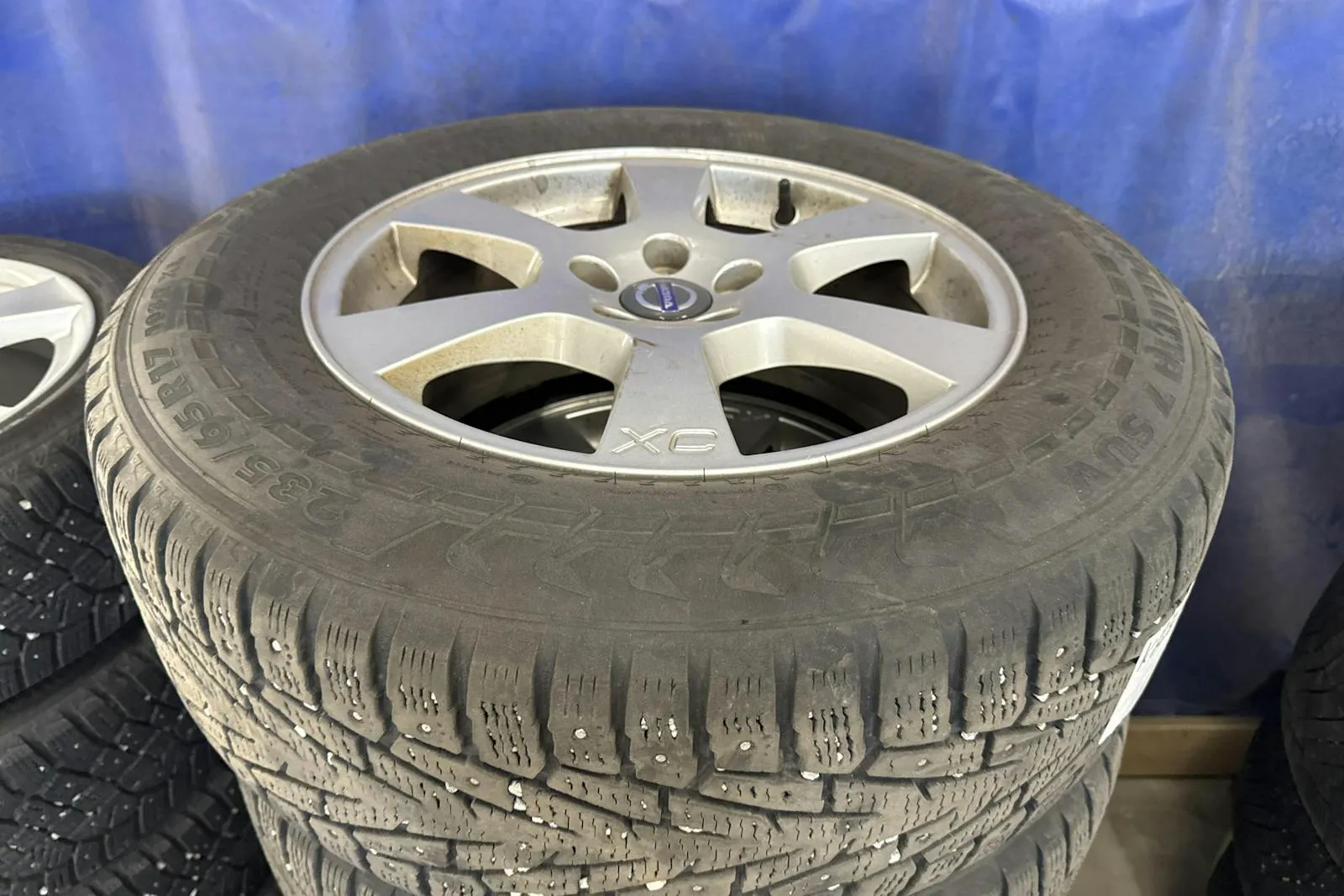 Vehicle image 15