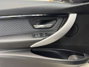 BMW 320 bild 16