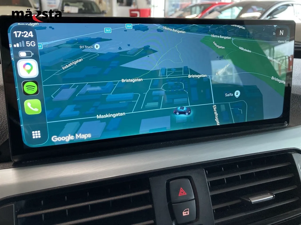 Vehicle image 19