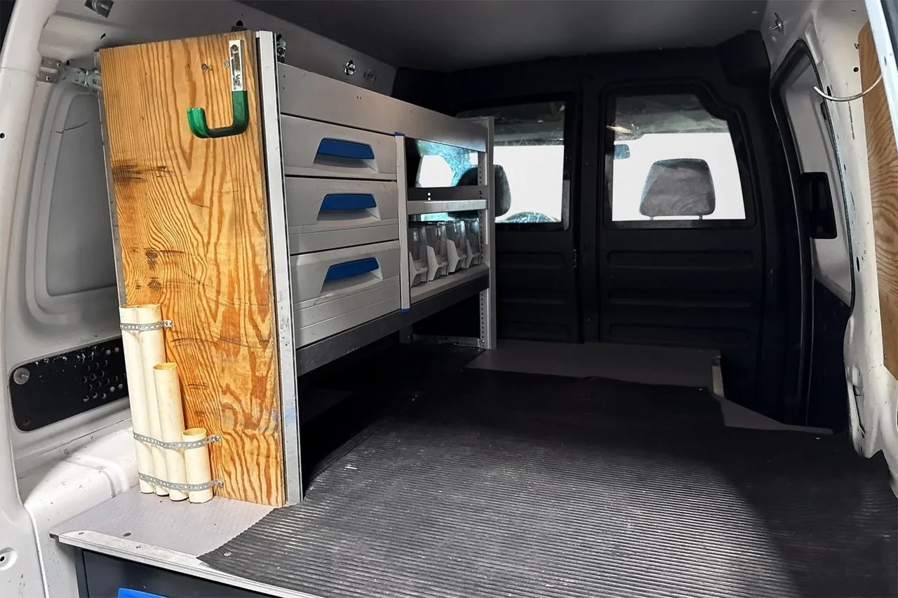 Vehicle image 13