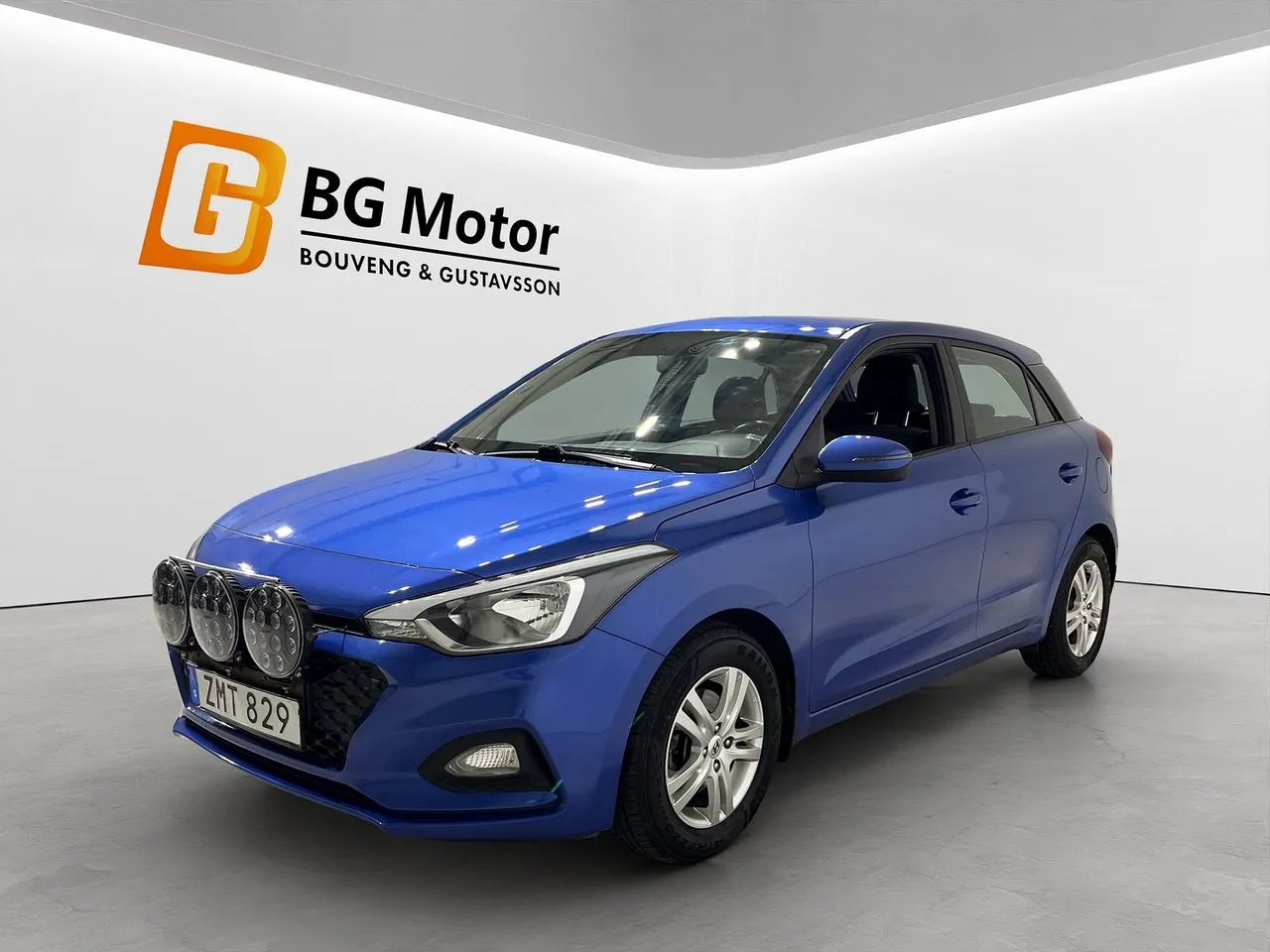 Vehicle image 7