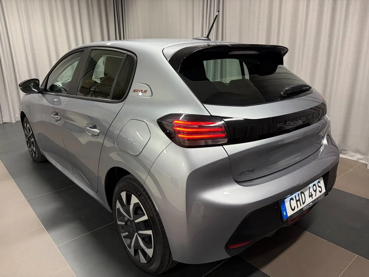 Vehicle image 2