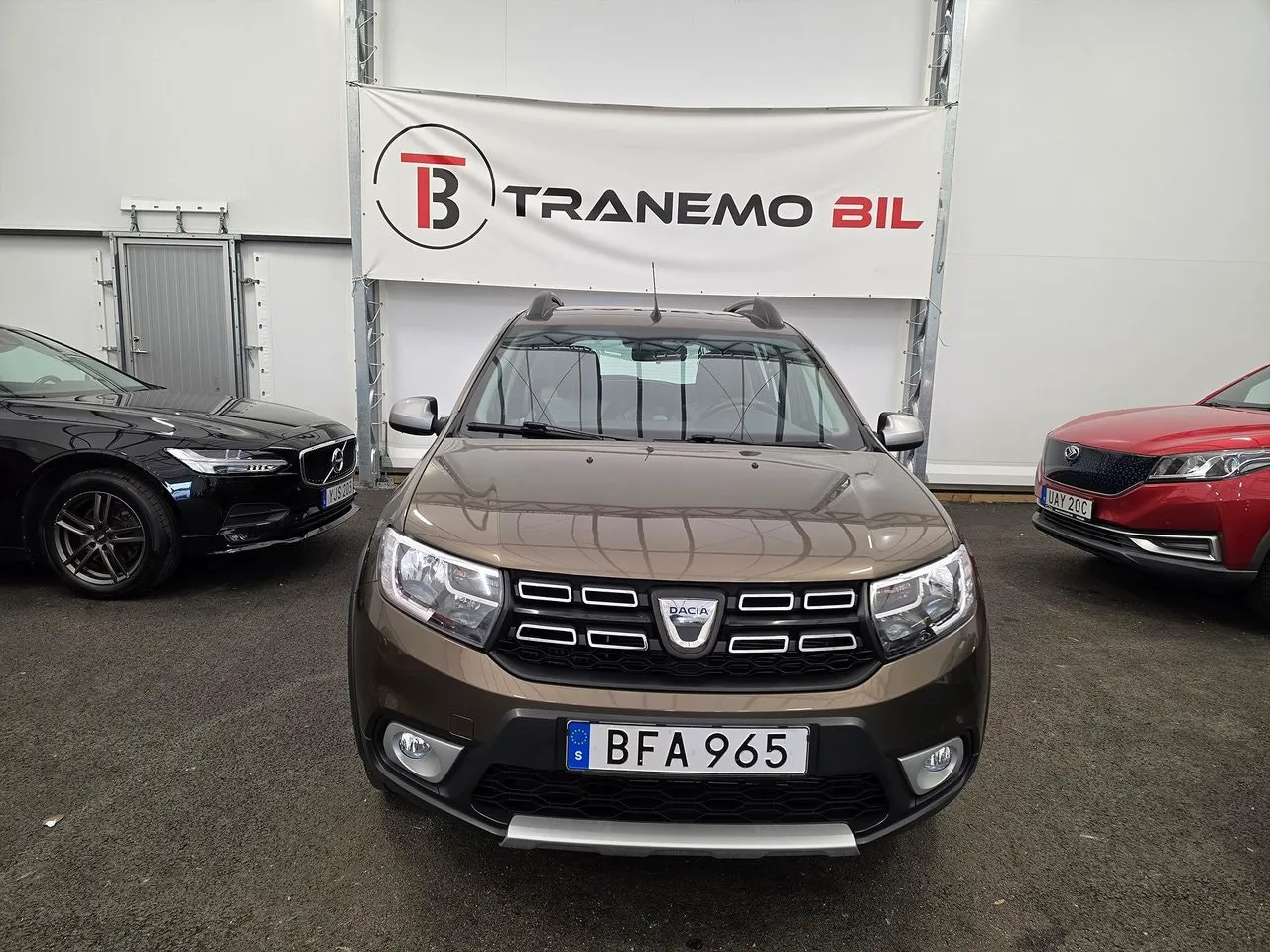 Vehicle image 8