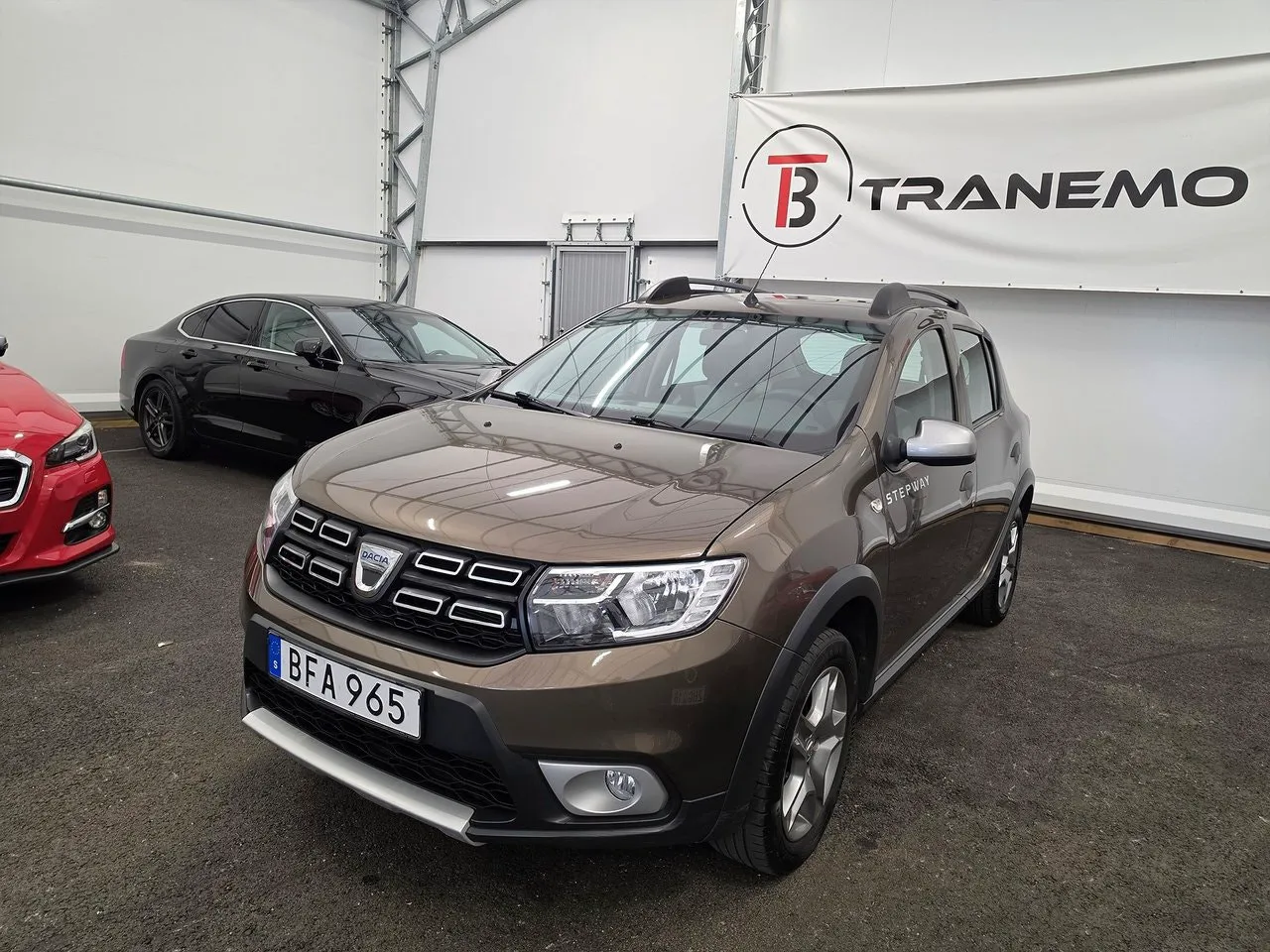 Vehicle image 7