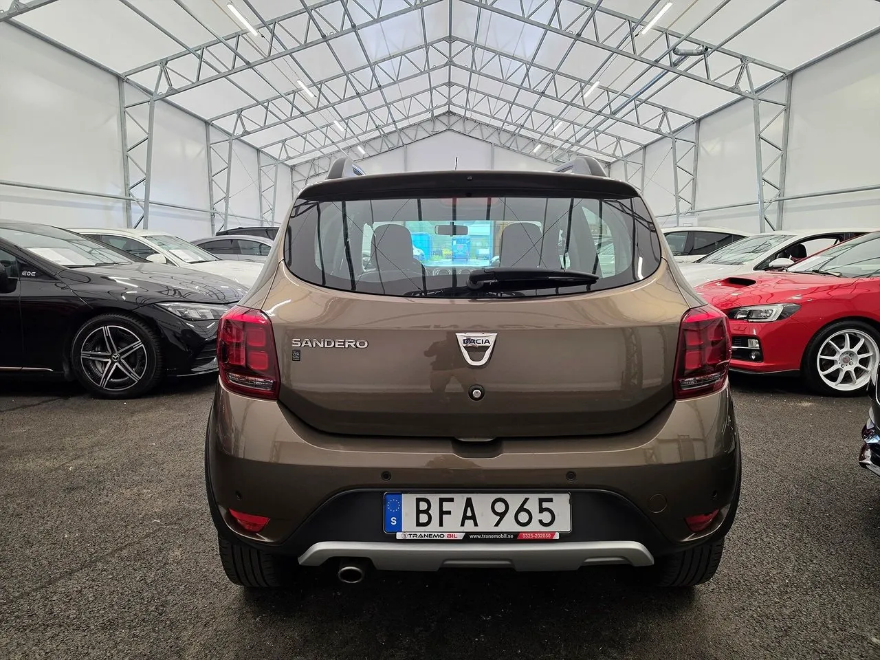 Vehicle image 4