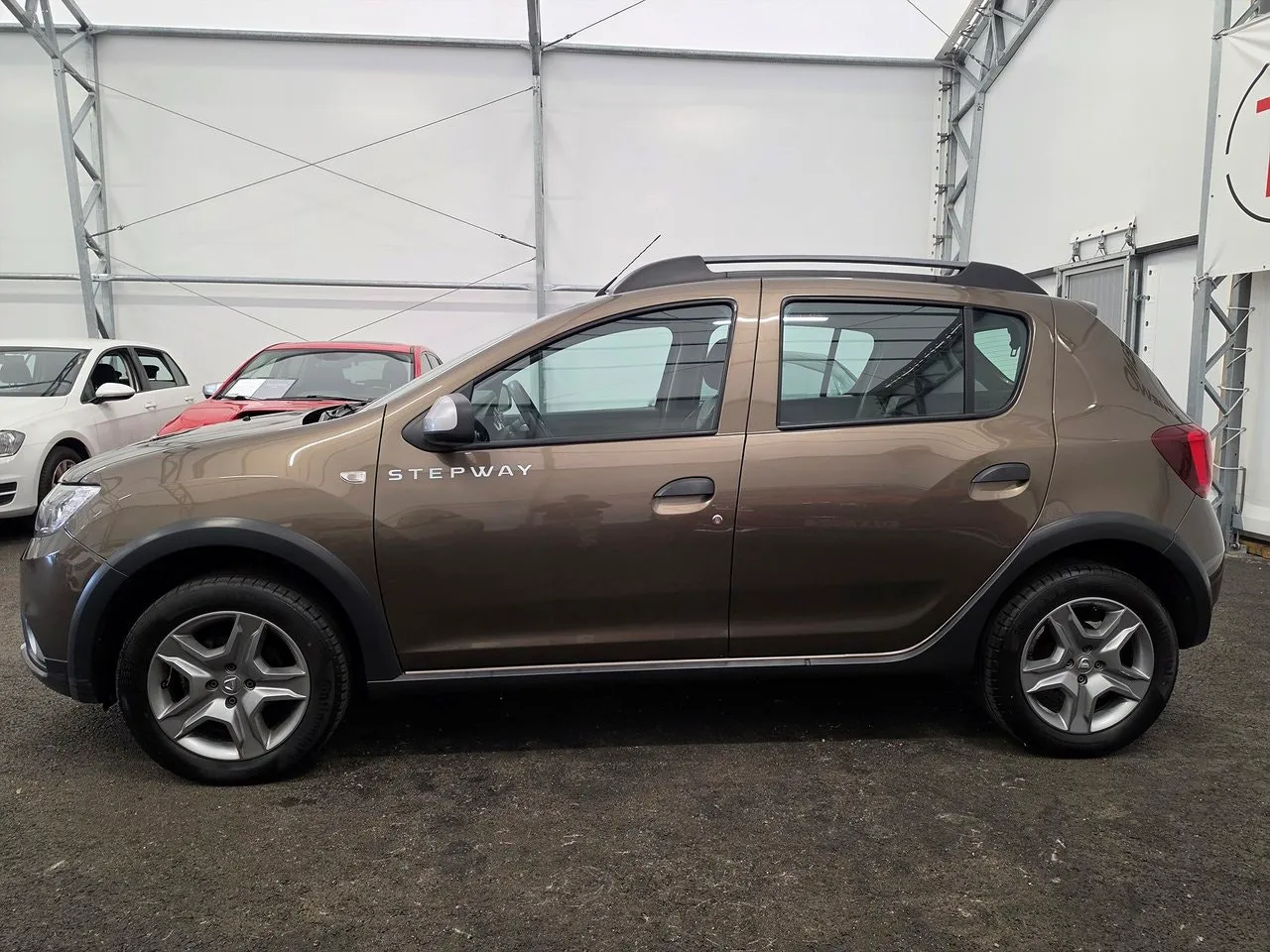 Vehicle image 6