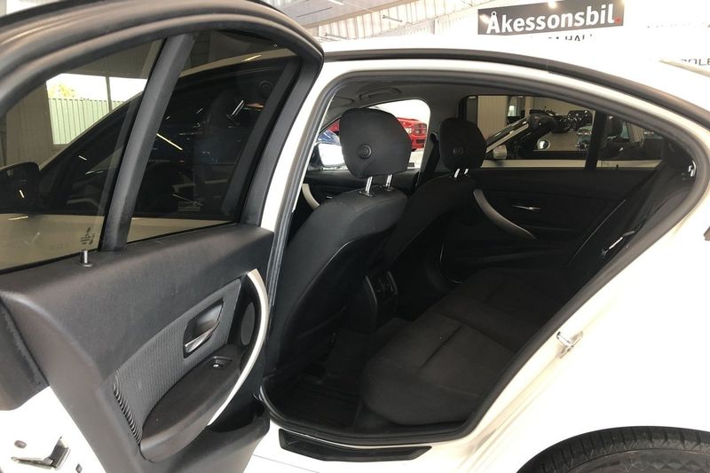 BMW 320 bild 7
