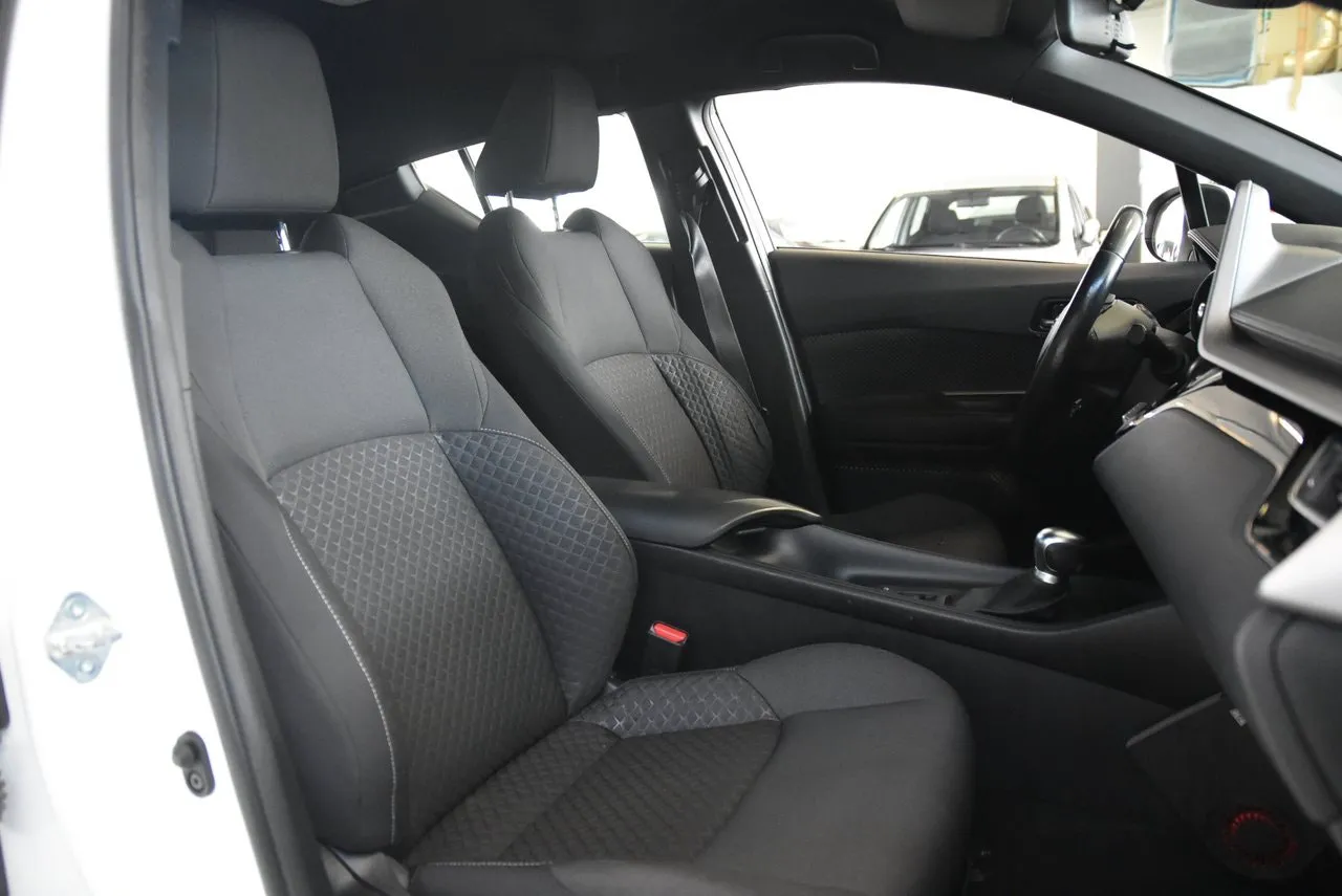 Vehicle image 7