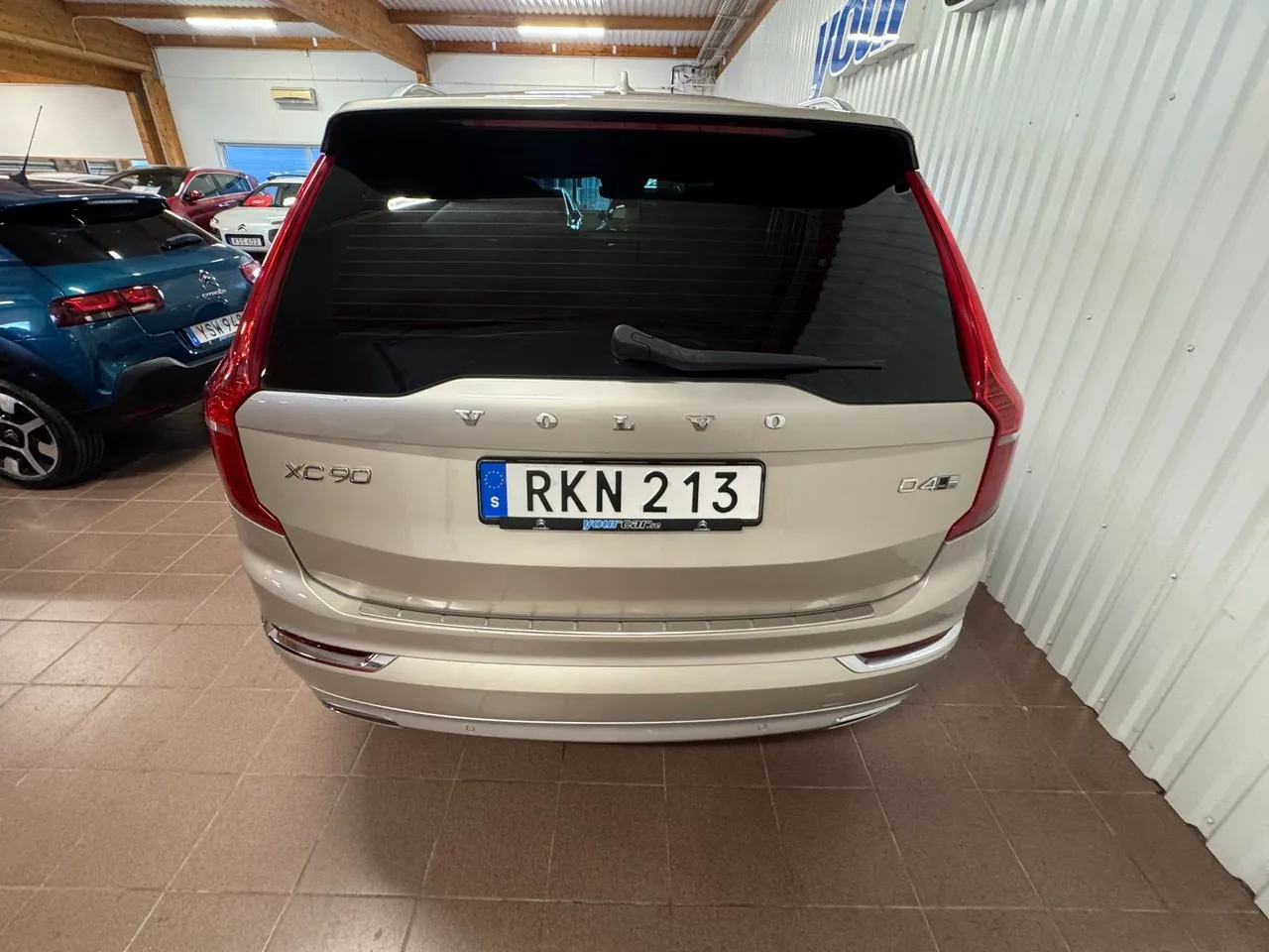 Vehicle image 4
