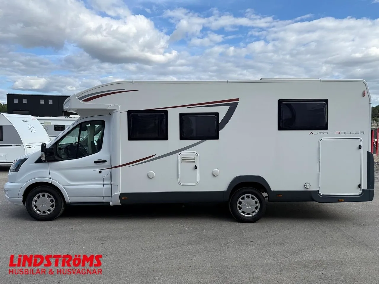 Vehicle image 18