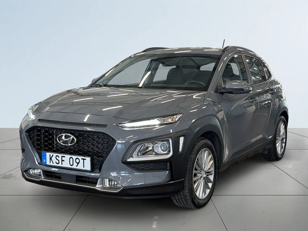 Vehicle image 15