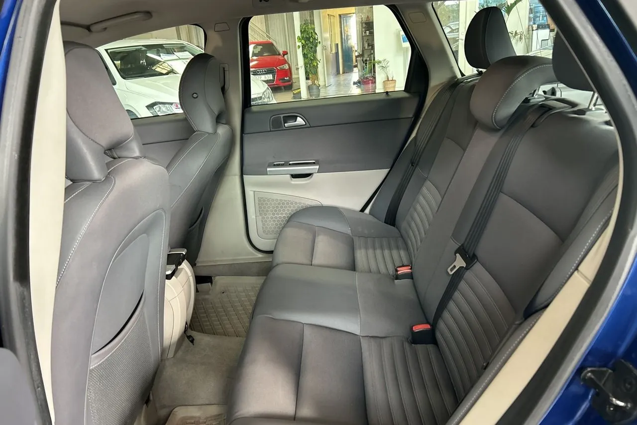 Vehicle image 20