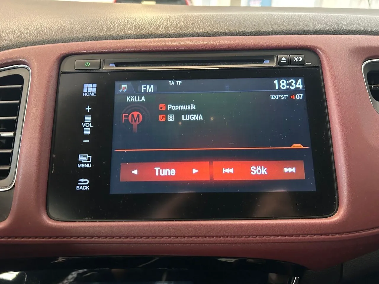 Vehicle image 18